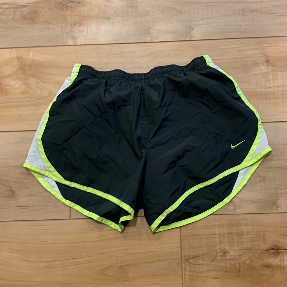 Nike Girls Shorts in Good Condition